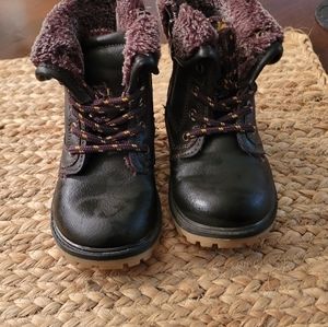Winter boots toddler 9 price is FIRM